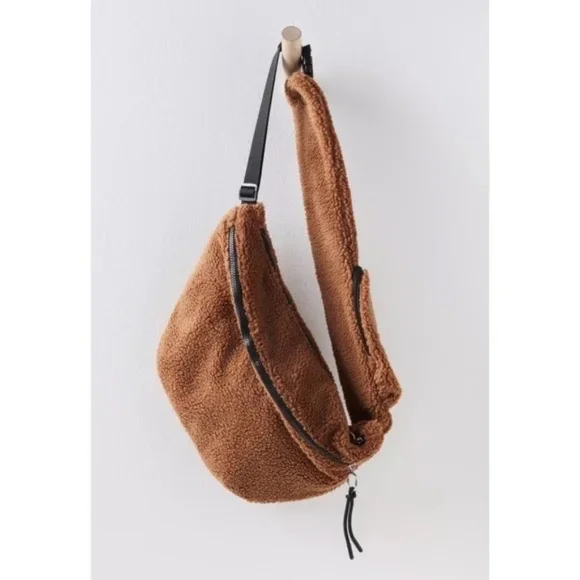 NWT FP Movement Free People Sherpa Sling Bag NWT FP Movement by Free People - Picture 3 of 6
